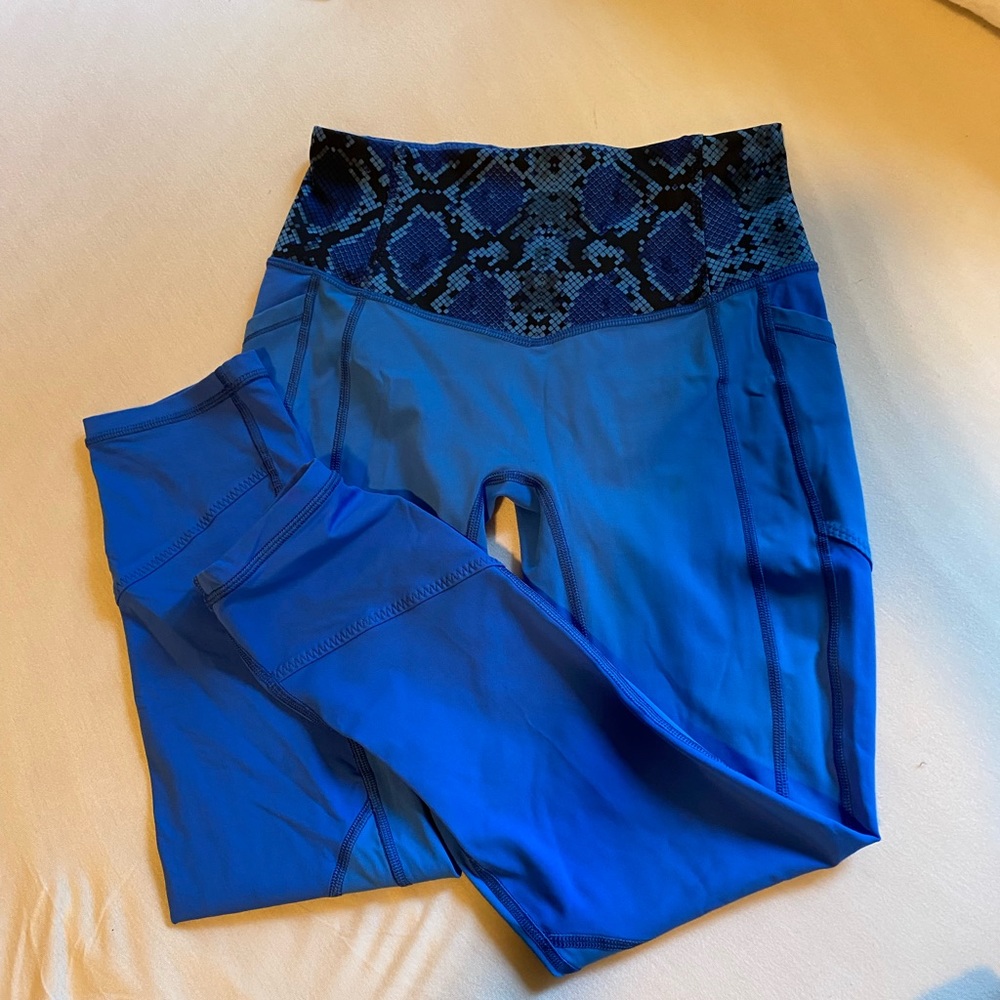 LuluLemon Cropped leggings size 6